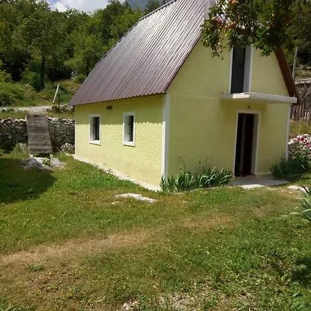 Bujtina Ahmetaj Valbona