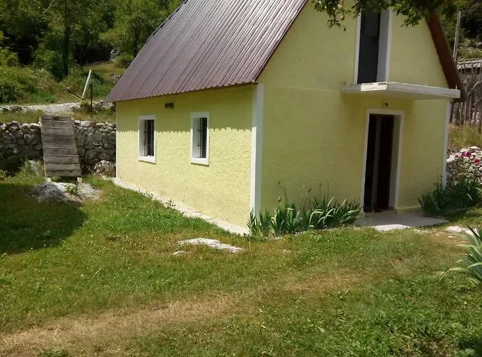 Bujtina Ahmetaj Valbone