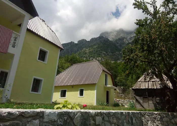 山林小屋 Bujtina Ahmetaj *